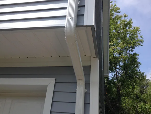 Top benefits of seamless gutters: durability, efficiency, and low maintenance.